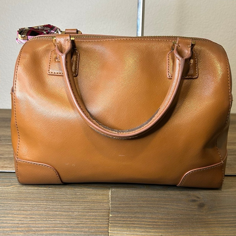 Tory Burch Tan Shoulder Bag with Colorful Scarf - Picture 3 of 12